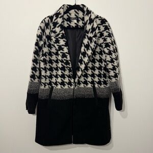 Venus Black & White Houndstooth Wool Blend Coat | Size 18 | Dressy Winter Jacket